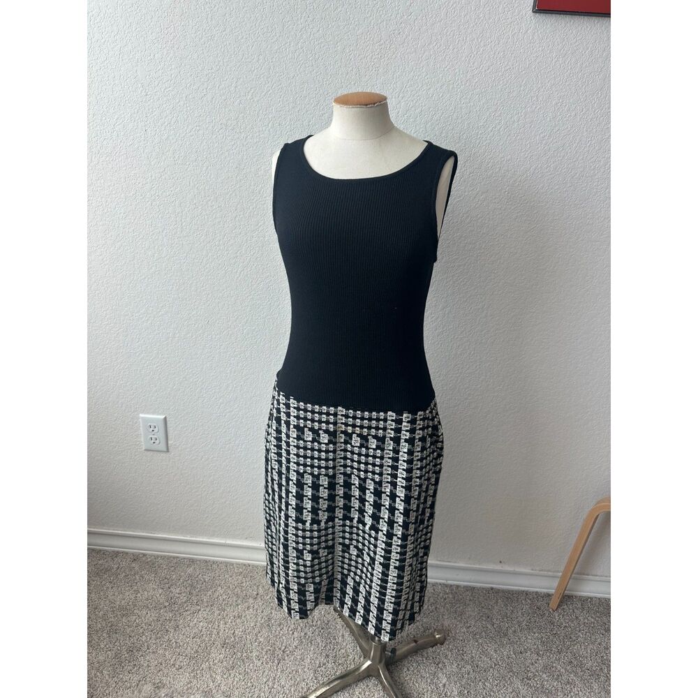 St. John Boutiques Black/White Houndstooth Sleeveless Wool Dress